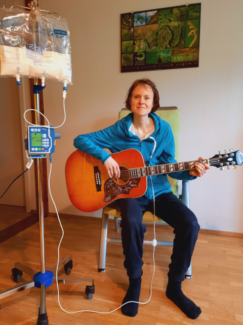 Pn-Patient-Lisa-Guitar
